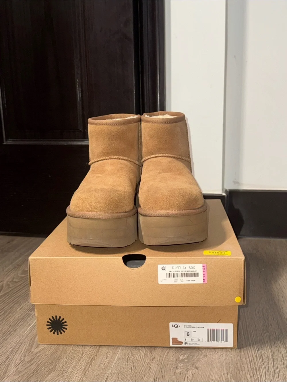 UGG Women's Classic Mini Platform Boot, Chestnut